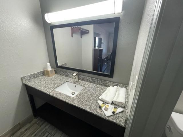 Western Inn Marietta Смирна Екстериор снимка