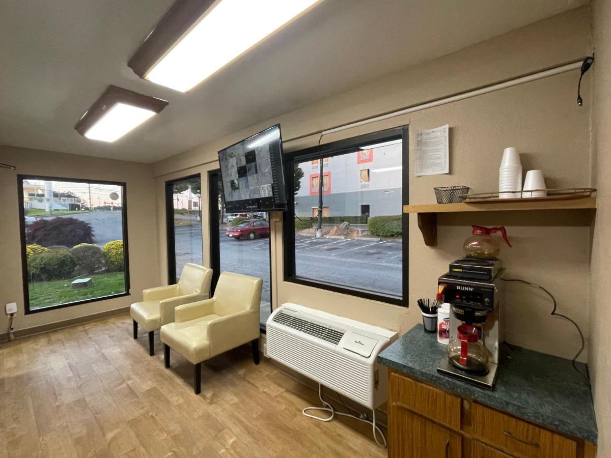 Western Inn Marietta Смирна Екстериор снимка