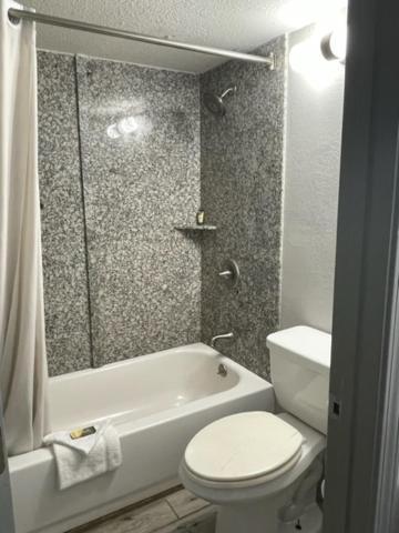 Western Inn Marietta Смирна Екстериор снимка